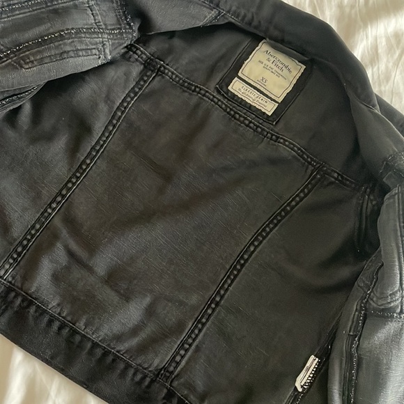 A&F Black Denim Jacket - Picture 4 of 7